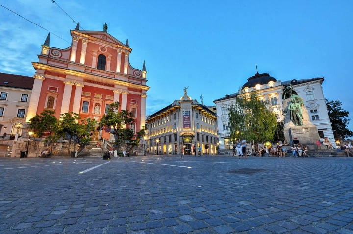 Preseren-Square-Ljubljana-Slovenia-720x478