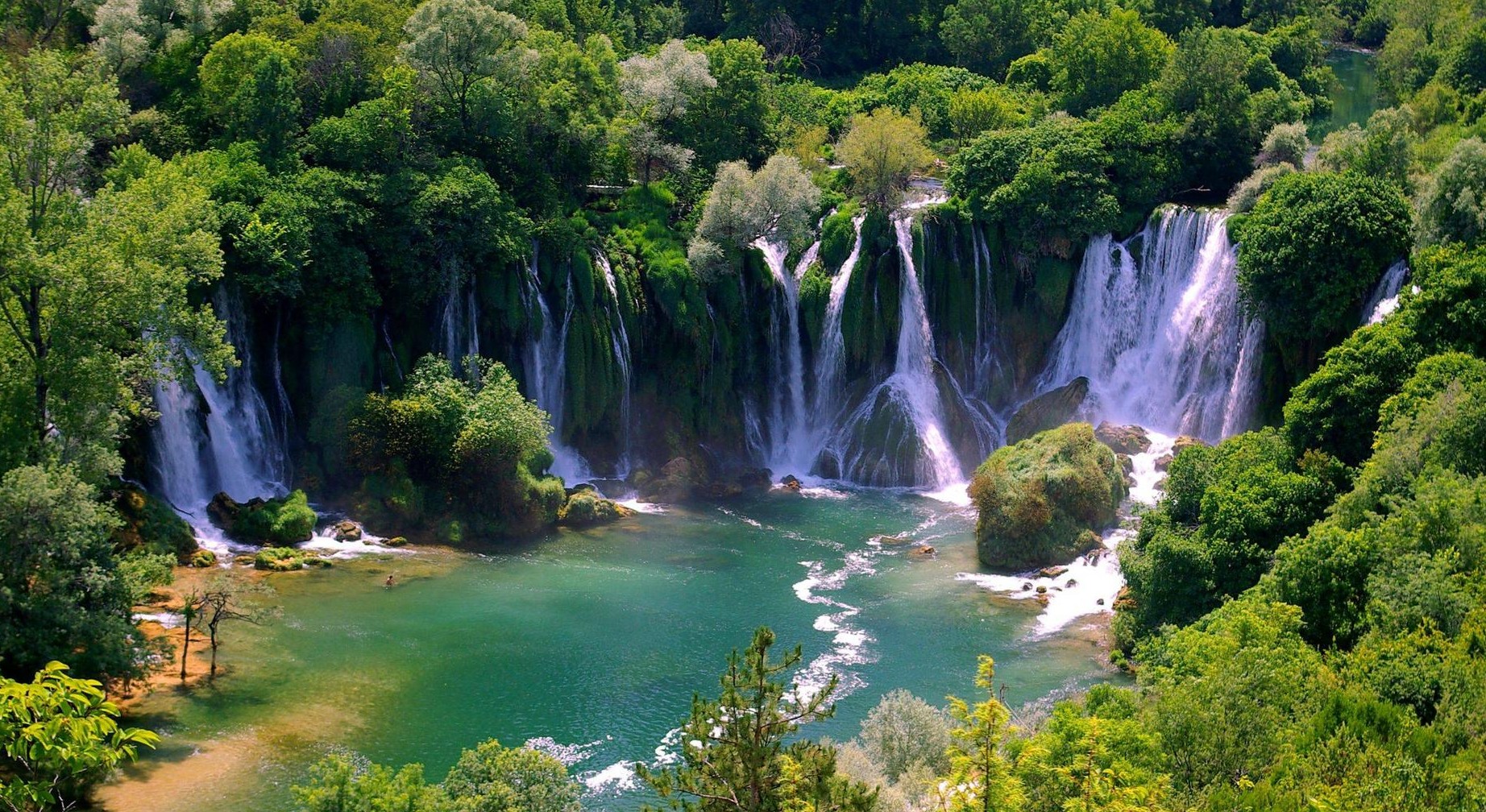 Kravice-waterfall-e1367329012651
